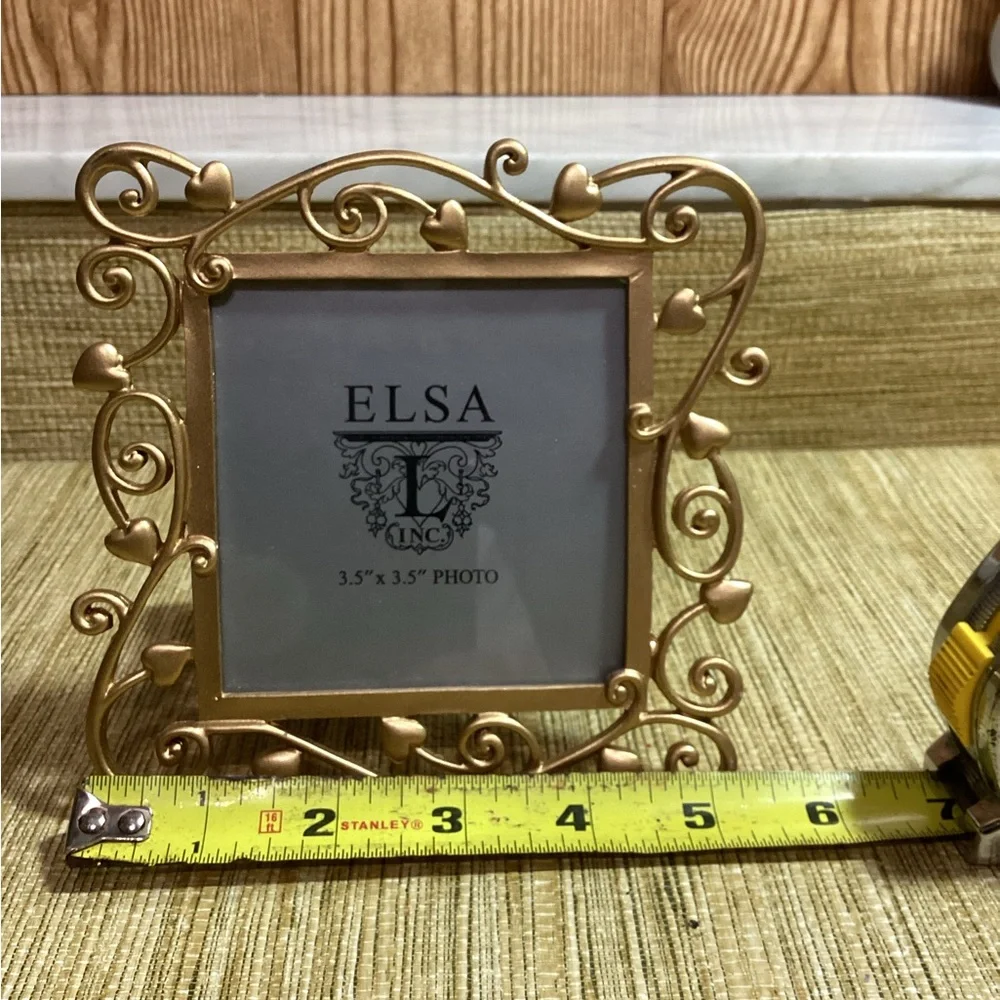 ELSA L. Inc. Elegant Gold Heart Photo Frame